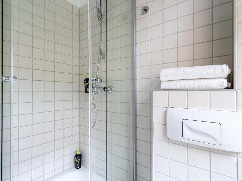 Economy Suite image 3