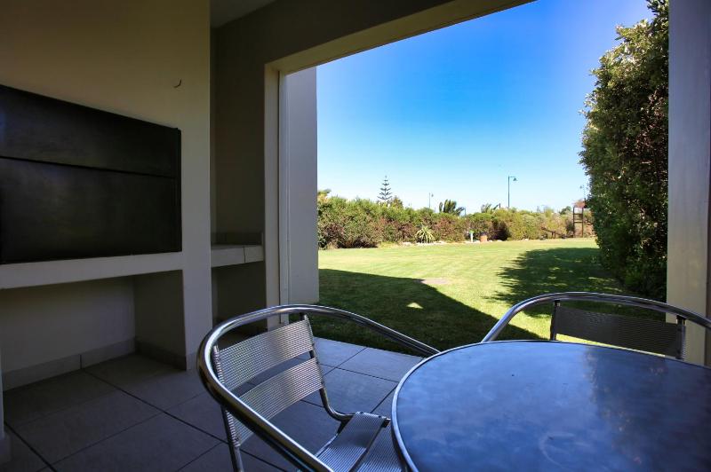 Ellefsen Golf Suite 103 Langebaan 4-sleeper - image 15