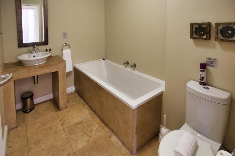 Ellefsen Golf Suite 103 Langebaan 4-sleeper - image 3