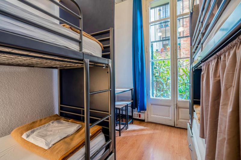 Bunk Bed in 4-Bed Mixed Dormitory Room image 1