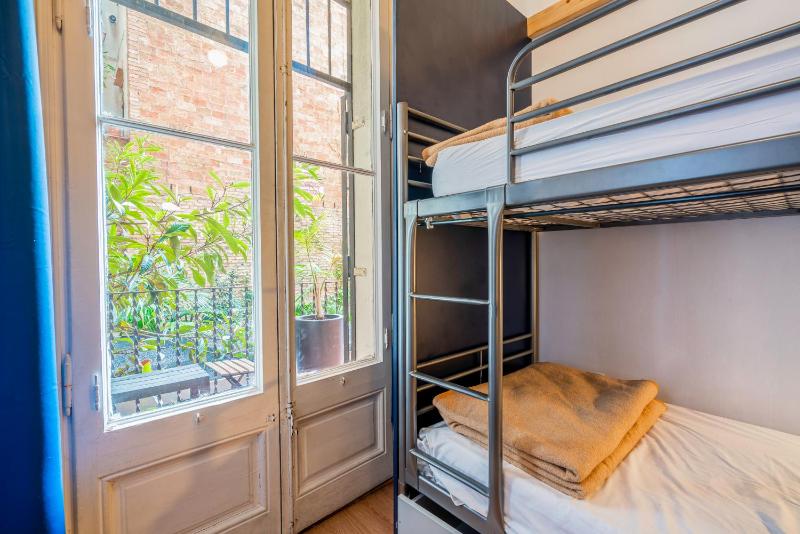 Bunk Bed in 6-Bed Mixed Dormitory Room image 1