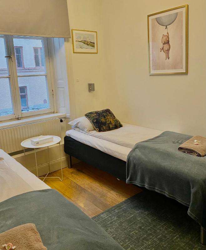 Quadruple Room with Shared Bathroom image 2