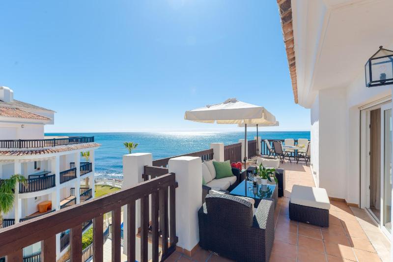 Heavenly Views from Frontline Penthouse - image 26