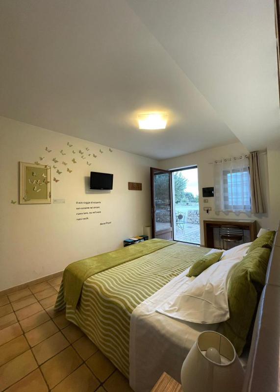 Double or Twin Room image 3