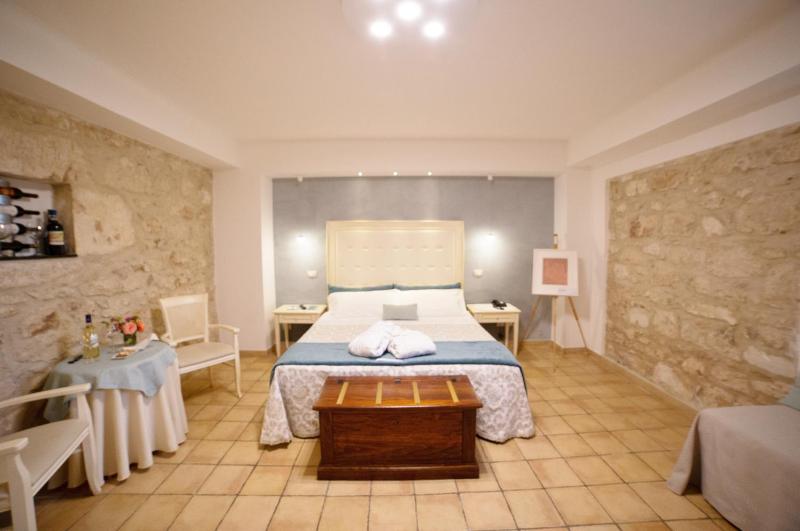Superior Double Room image 1