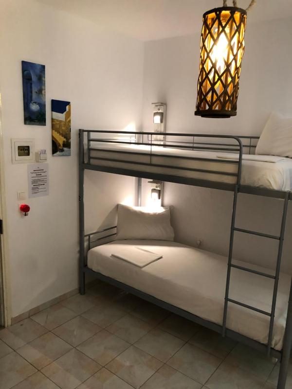 Bed in 4-Bed Mixed Dormitory Room image 3