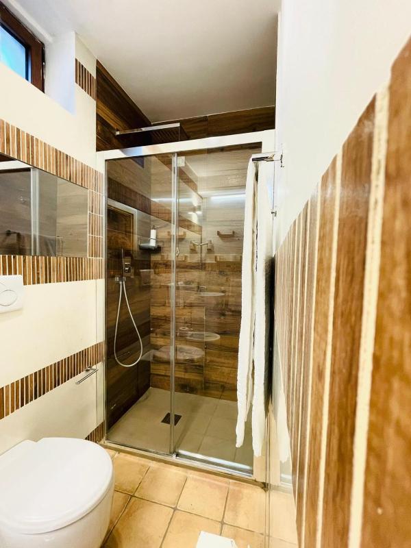 Double or Twin Room image 4
