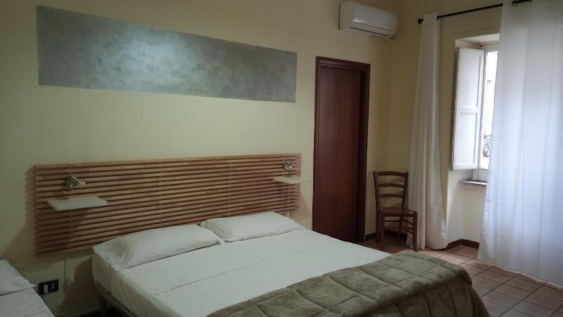Triple Room image 2