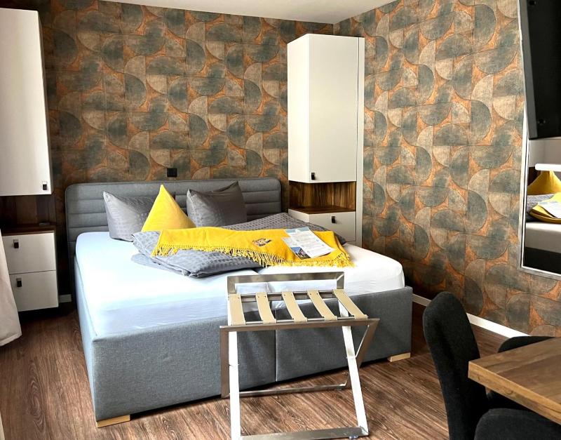 Double Room image 4