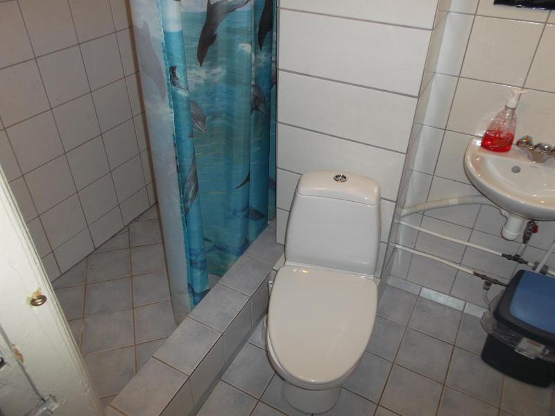 Single Room with Shower image 2