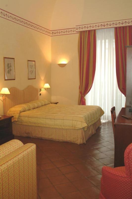 Classic Triple Room image 1