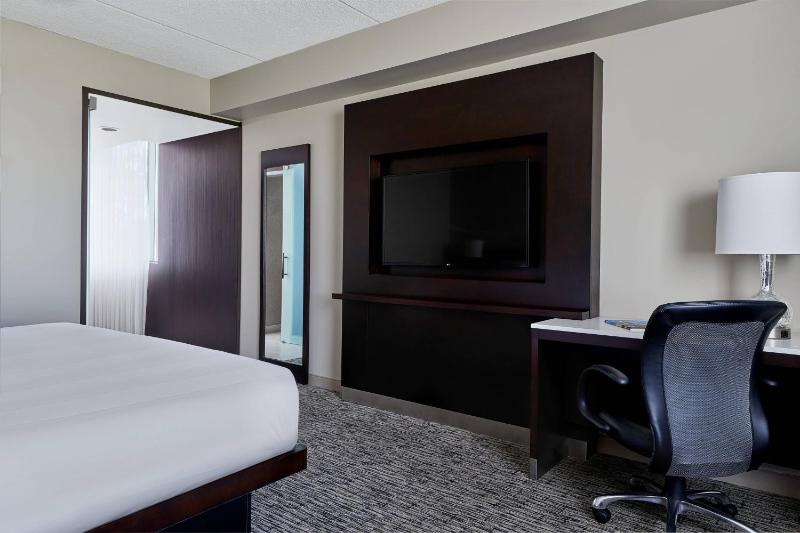 Executive King Room image 2