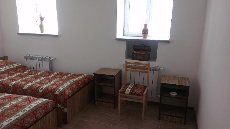 Standard Triple Room image 2