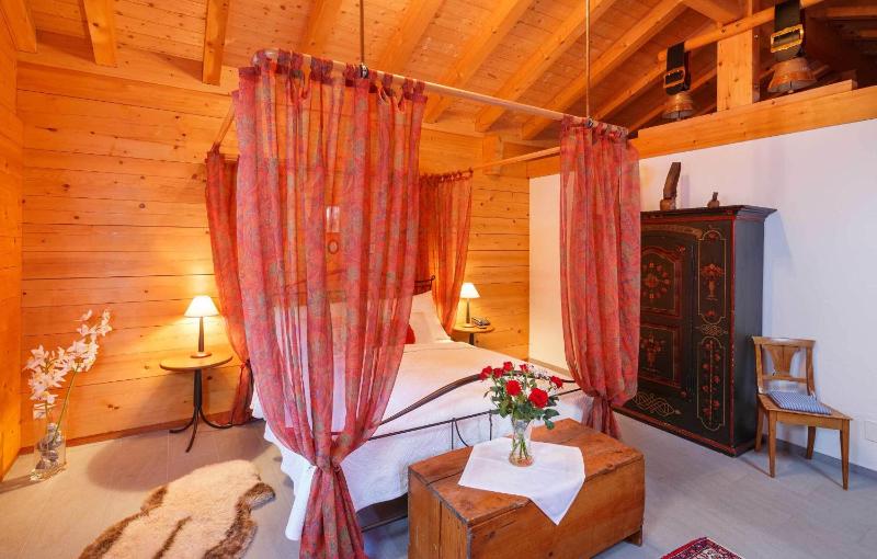 Superior Double Room image 3
