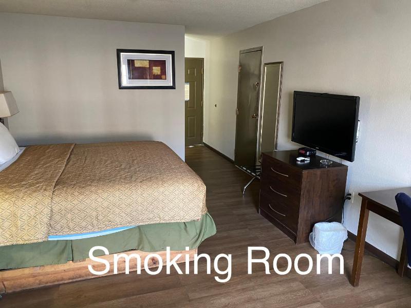 King Room - Smoking  image 4