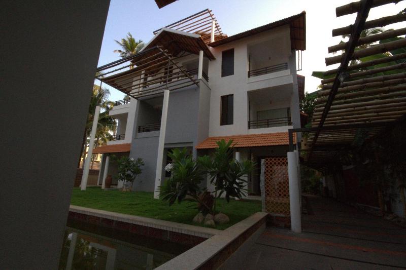 Thanal at the oceans edge - image 1