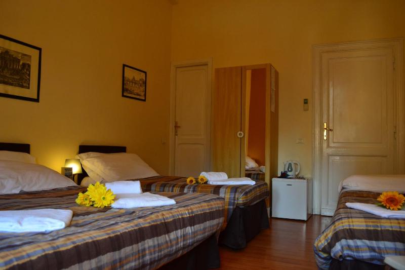 Quadruple Room image 4