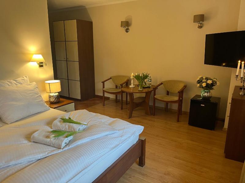 Standard Queen Room image 1