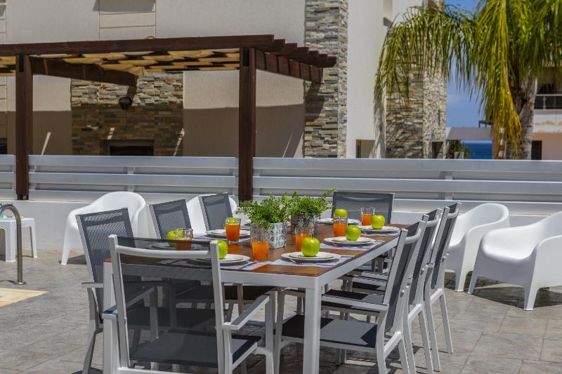 Protaras Sunrise Beach Villa 2 - image 2
