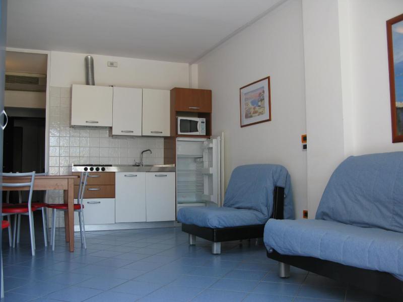 Studio with Pool View - Ground Floor image 3