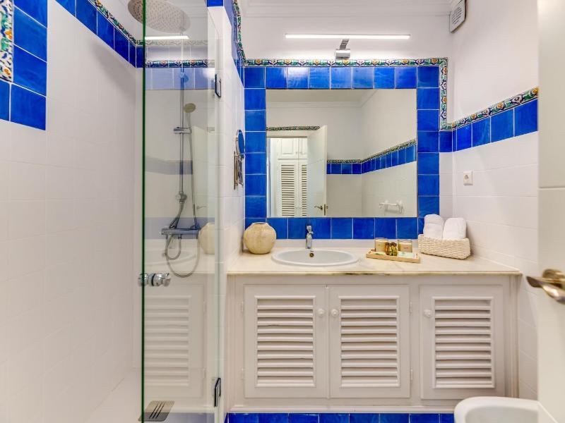 Puerto Banús Dreamed Villa Monelos - image 7