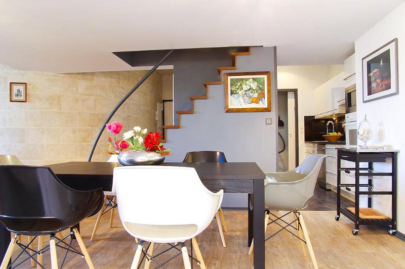 444 Tourny - Localisation exceptionnelle 2 chambres avec ascenseur et Parking - image 9