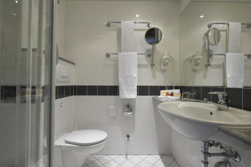 Business Plus Room image 2