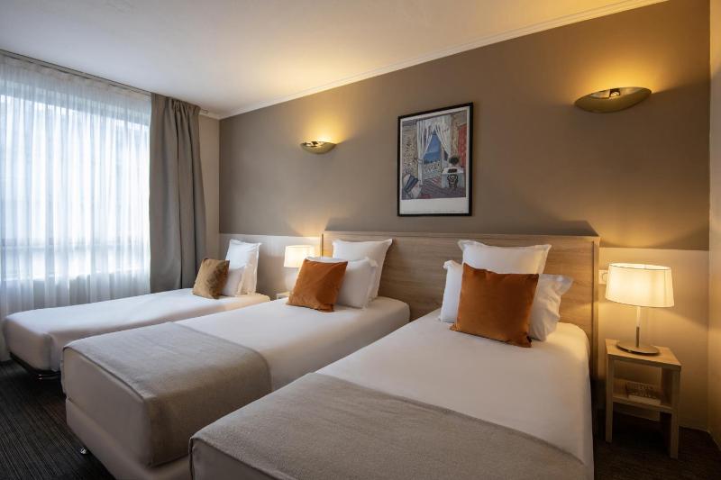 Classic Triple Room image 4