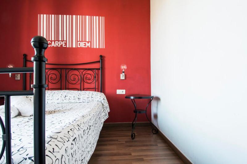 Double Room Ensuite with Balcony image 1