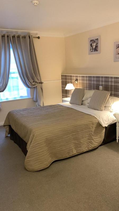 Double Room image 3