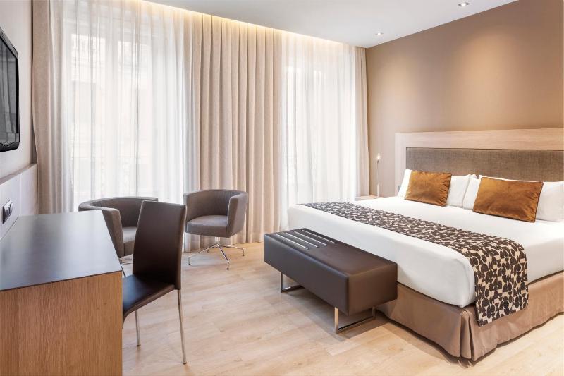 Superior Double or Twin Room image 3