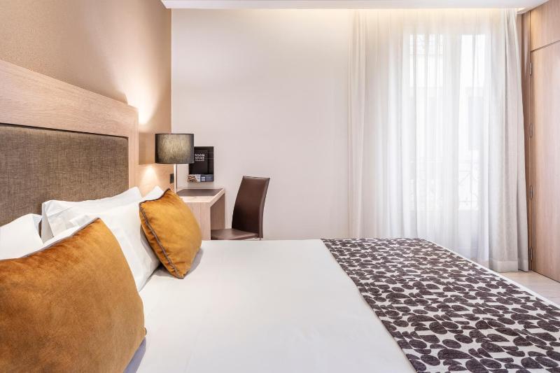 Premium Double or Twin Room image 3