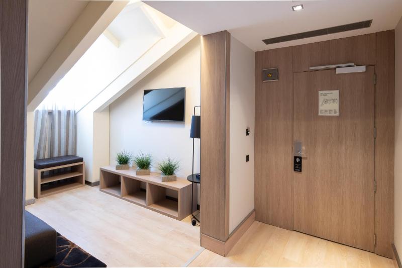 Imperial Suite image 4