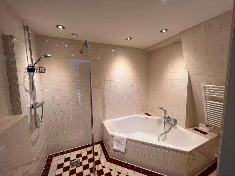 Deluxe Double Room image 2