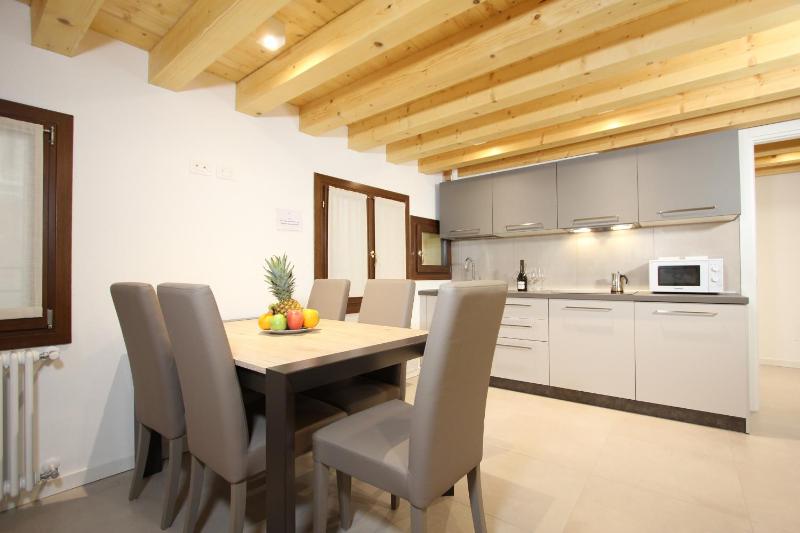One-Bedroom Apartment image 1