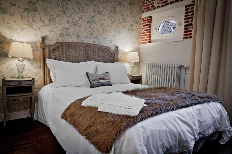 Double or Twin Room image 1