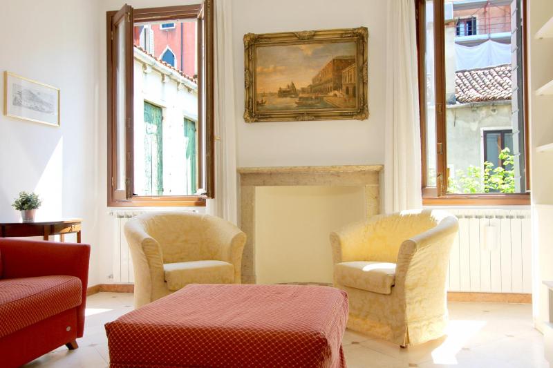 One-Bedroom Apartment image 3