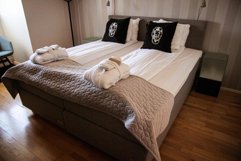 Deluxe Double Room image 1