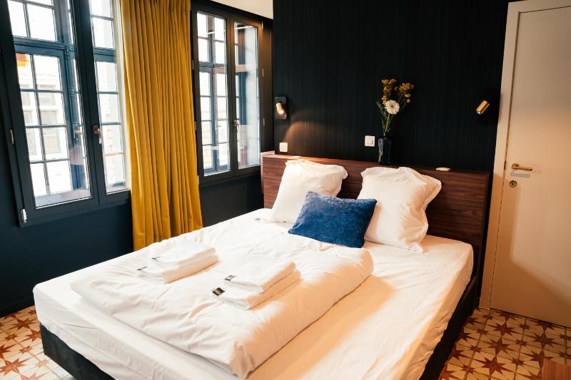 Triple Room with Private Bathroom image 3