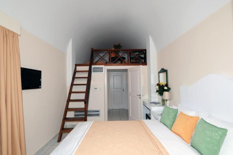 One-Bedroom Family Apartment - Split Level image 1
