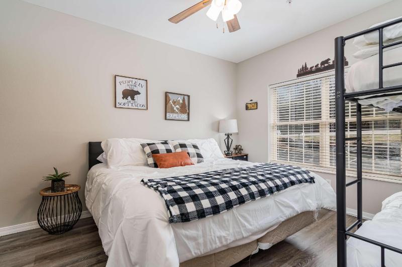 Sunset at Watersedge Condo - image 10
