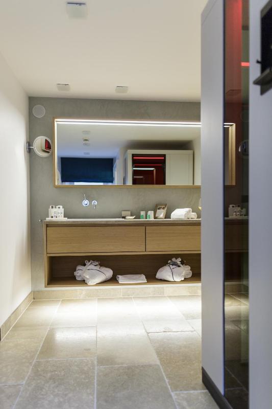 Double Room image 1
