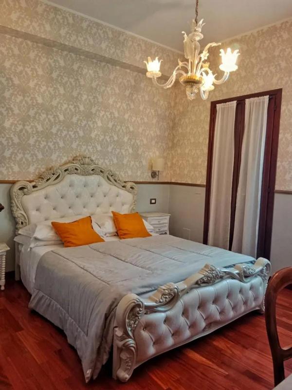 Deluxe Room image 1