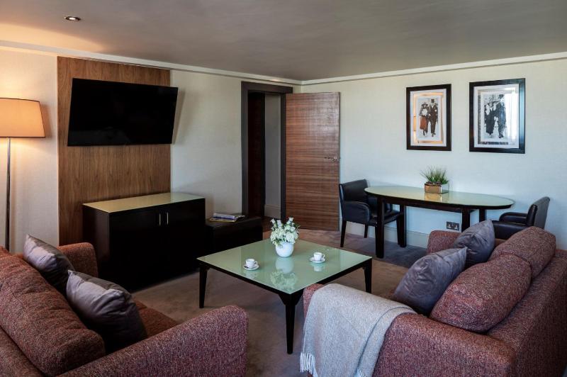 Penthouse Suite image 3