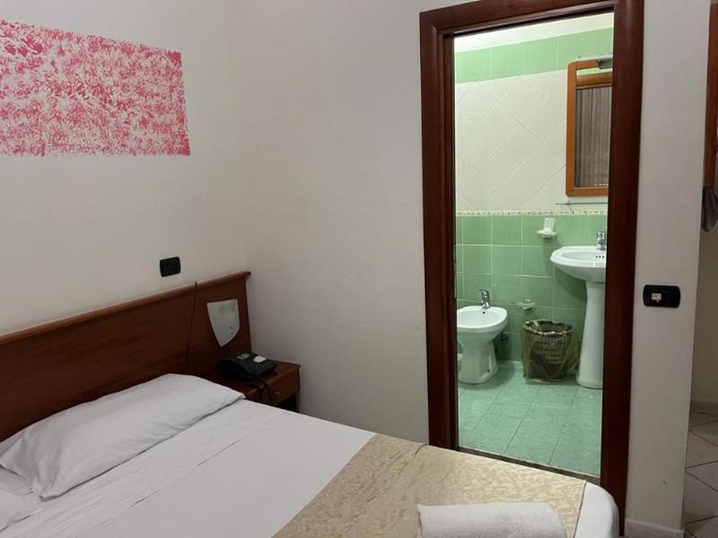 Single Room image 1
