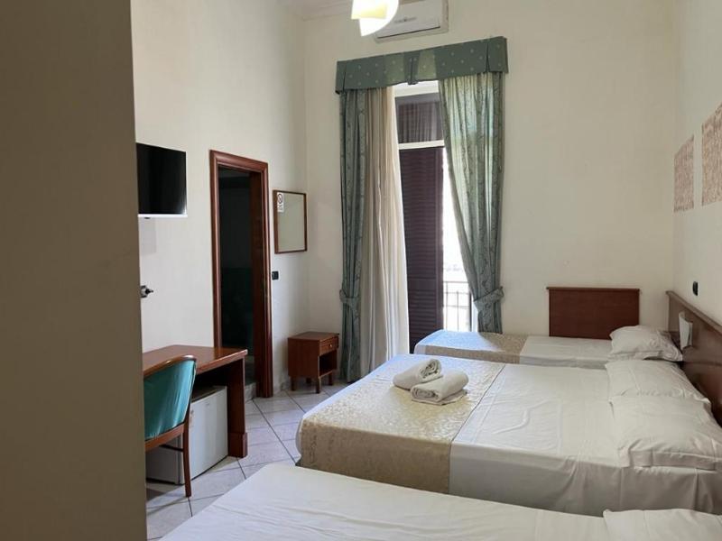 Quadruple Room image 4
