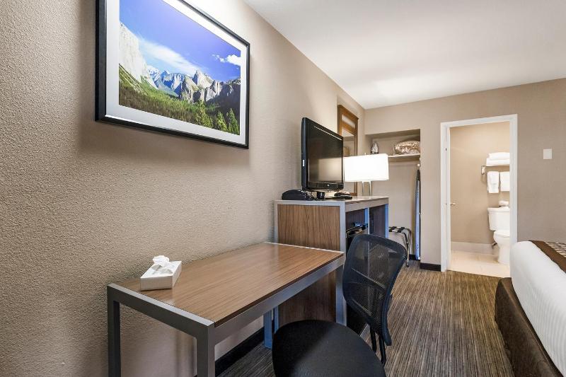 King Room image 4