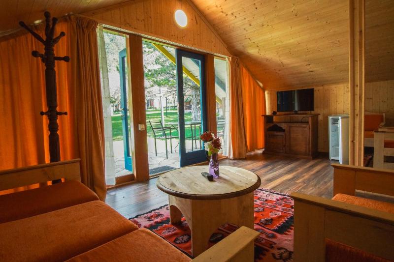 Two-Bedroom Bungalow image 3