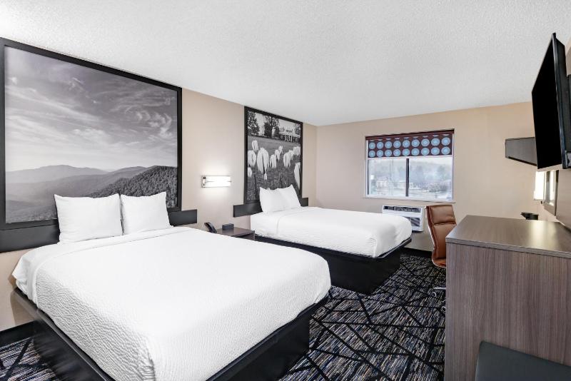 Double Room with Two Double Beds - Non-Smoking image 4