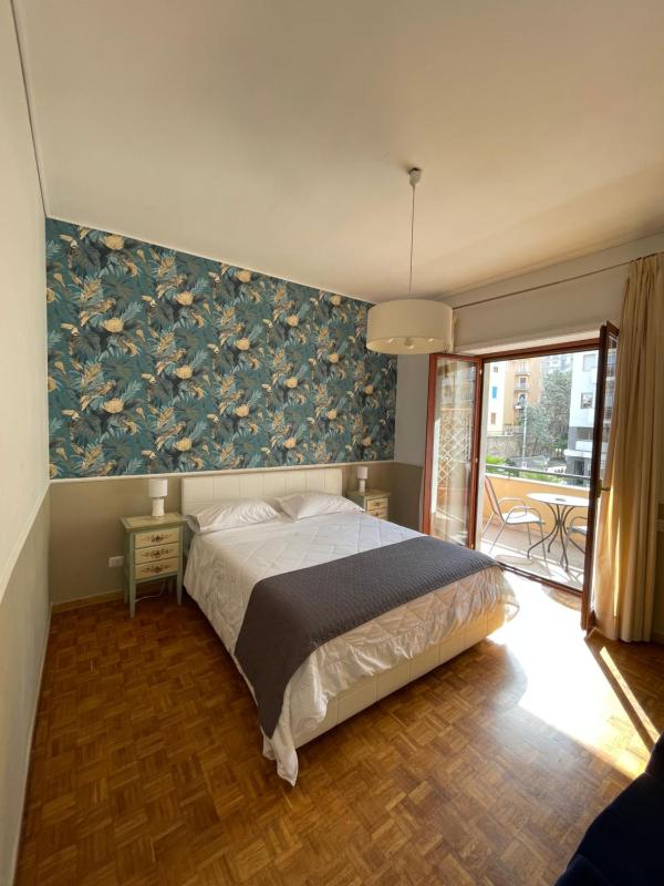 Double Room with Balcony image 1